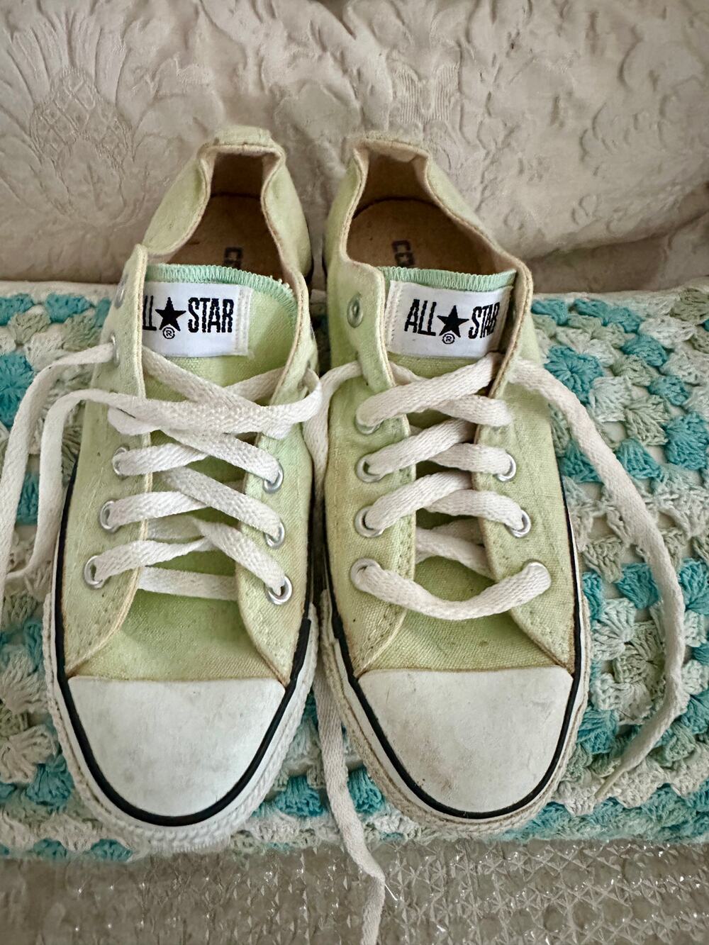 VINTAGE UNWORN MADE IN USA CONVERSE CHUCK TAYLOR ALL STARS 5/7